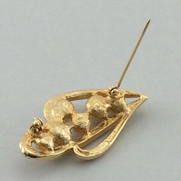 Vintage Signed Richelieu Brooch Pin Goldtone Metal Faux Pearls Rhinestones - Picture 7 of 9